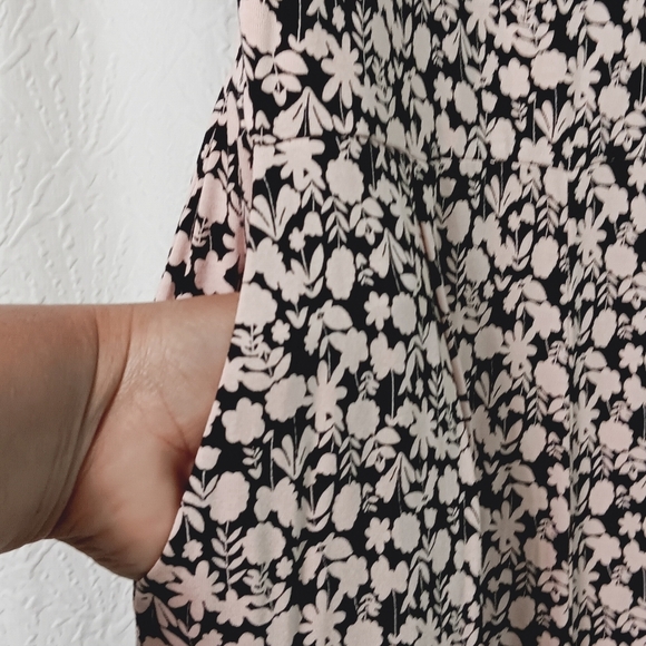 EUC Boden Jersey Jumpsuit Size 10R Black Pink Flutter Sleeve Floral Ankle Length - Picture 8 of 16